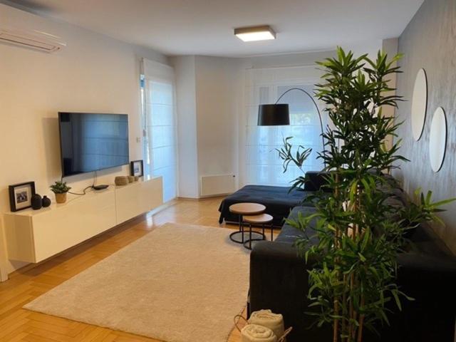 Apartment Lungomare Pula Bagian luar foto