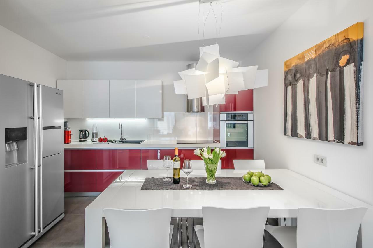 Apartment Lungomare Pula Bagian luar foto