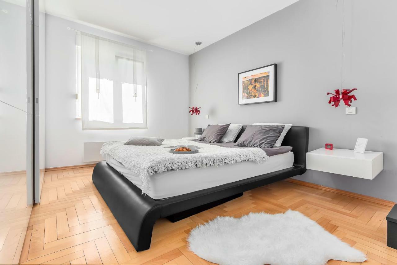 Apartment Lungomare Pula Bagian luar foto